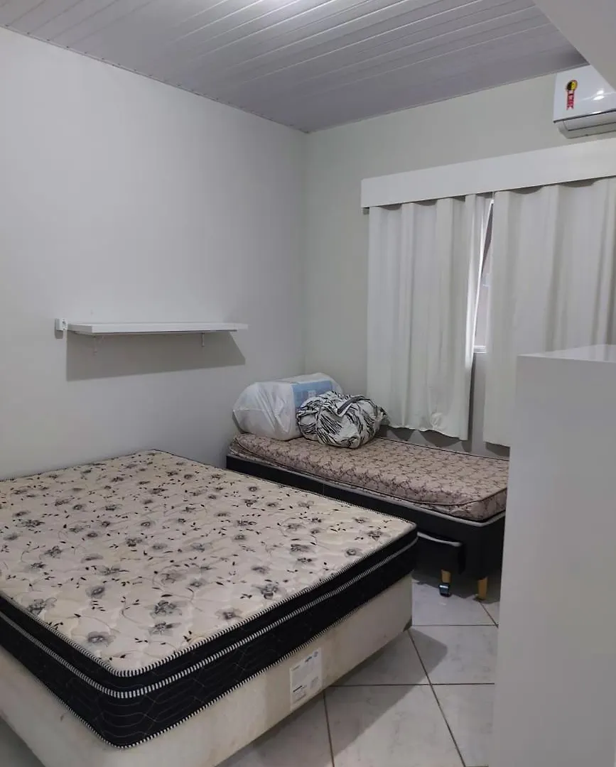 Casa Ampla Com 3 Quartos Com Ar Condicionado A 50Mts Da Praia Sao Francisco do Sul
